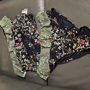Vince‎ Camuto Swim Floral Ruffle One Peice With One Side Open. NWT. Size 10
